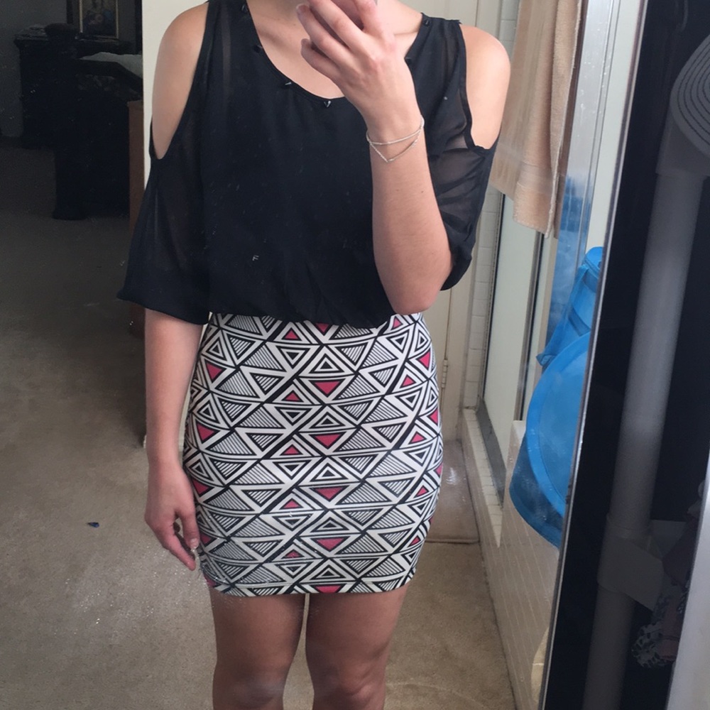 Dress - Picture 3 of 3